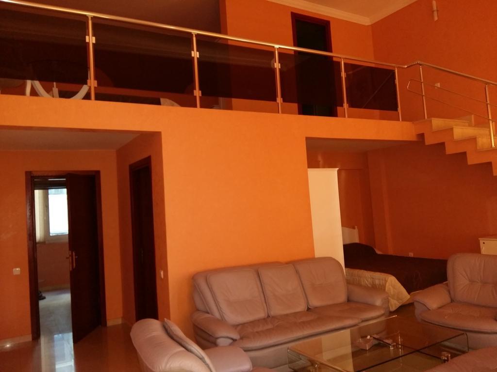 Alik Hotel บาทูมิ ภายนอก รูปภาพ