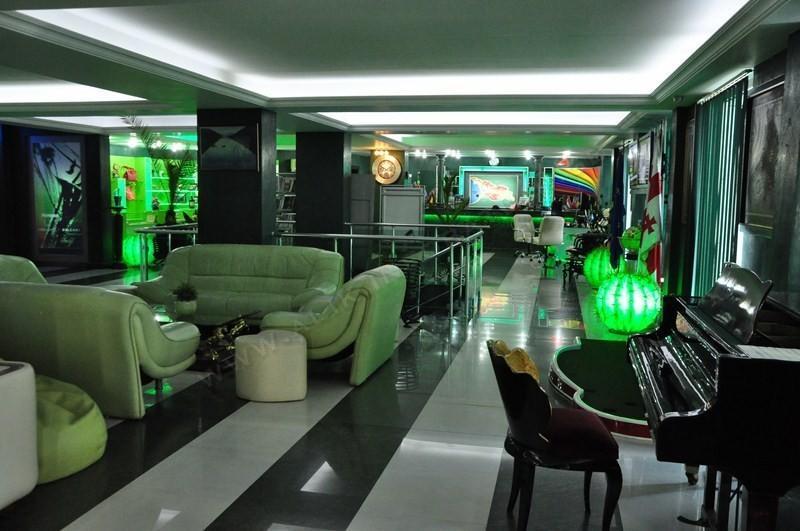 Alik Hotel บาทูมิ ภายนอก รูปภาพ